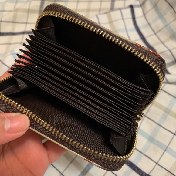 Card Holder - Picture 4 of 4